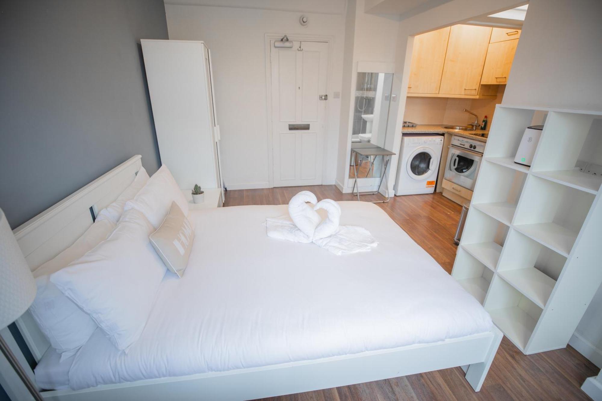 Studio At Chelsea Cloisters Hotel London Exterior photo